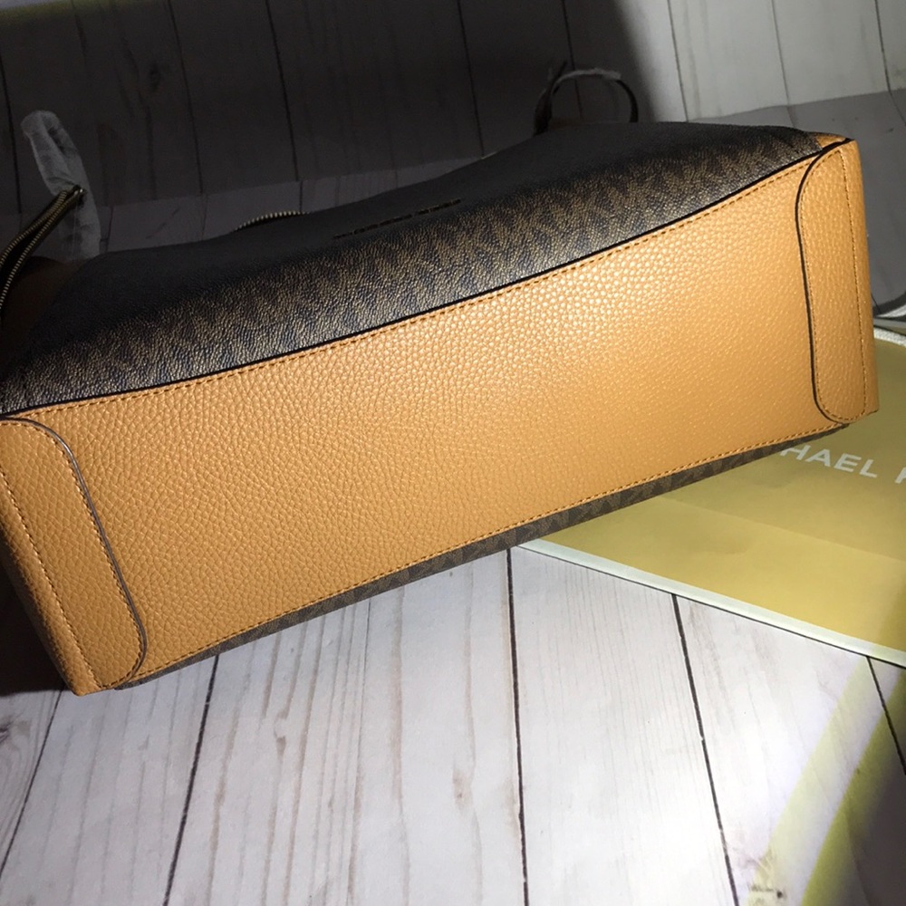 FINAL PRICE!!!💯Michael Kors Kimberley Bag. - Picture 6 of 8